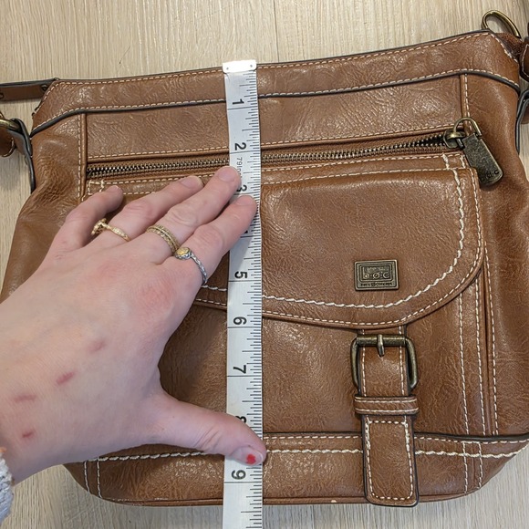 B.O.C Tan Faux Leather Crossbody Satchel Grunge Travel Purse Bag Medium Size - Picture 3 of 10